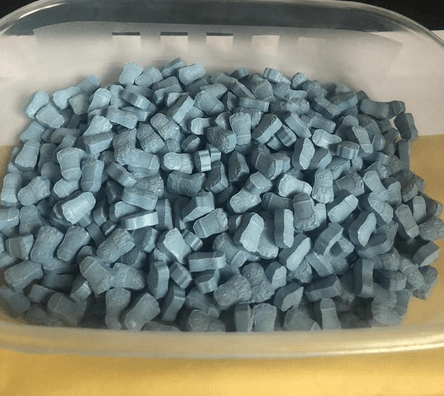 180-MINIONSPHARAOHFERRARI220mg.png