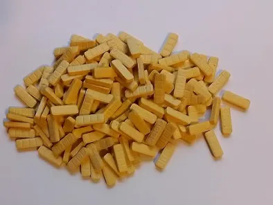 2.5-3.5mg-Yellow-Hulk-Xanax-R039-220-Pills.webp